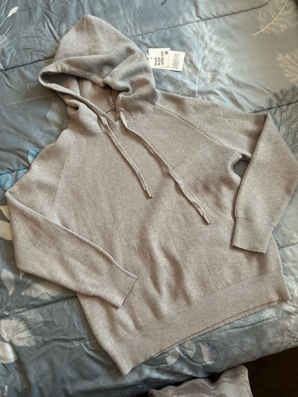 NWTS WAN WAN APRCOT Light Gray Knit Hooded Top Sz M